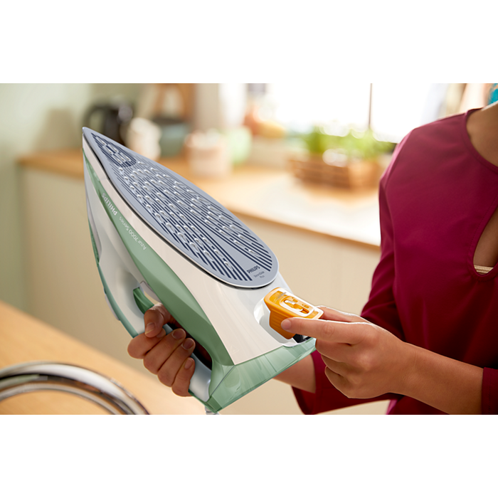 Philips HV Steam Iron DST7012/76 7000 Series Philips HV Steam Iron DST7012/76 7000 Series
